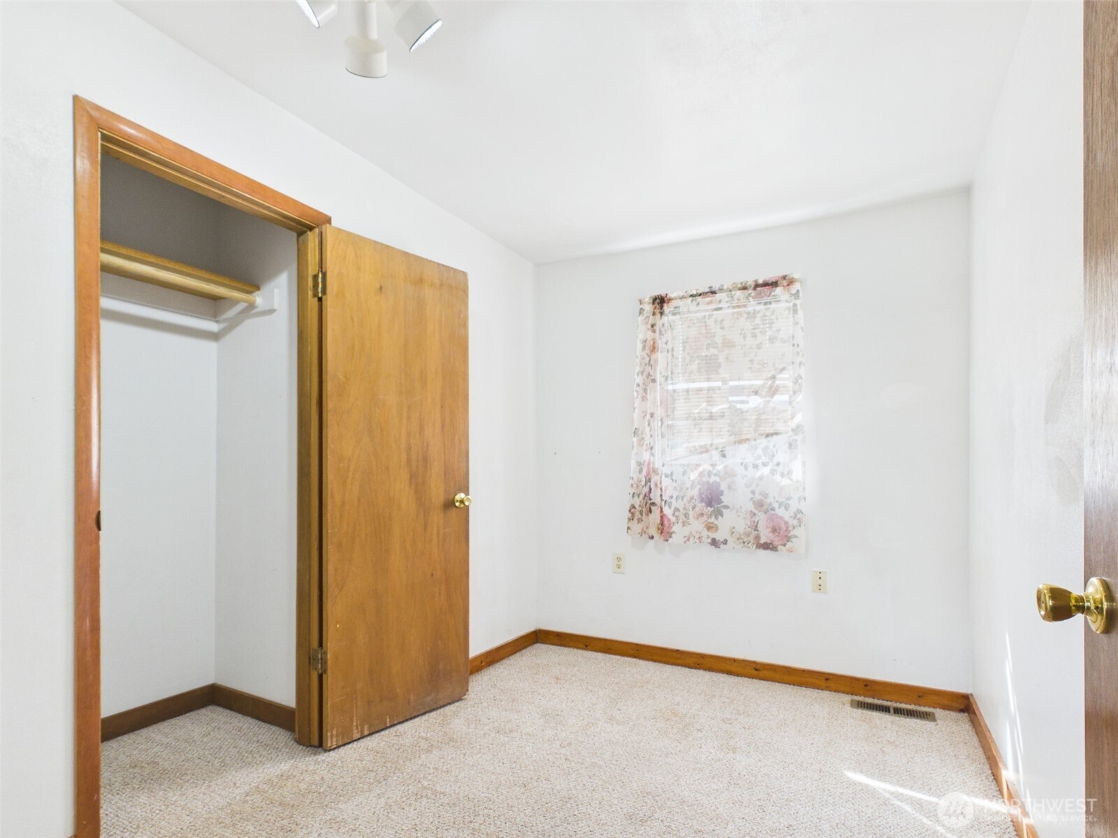 512 Cedar Street Property Photo 20