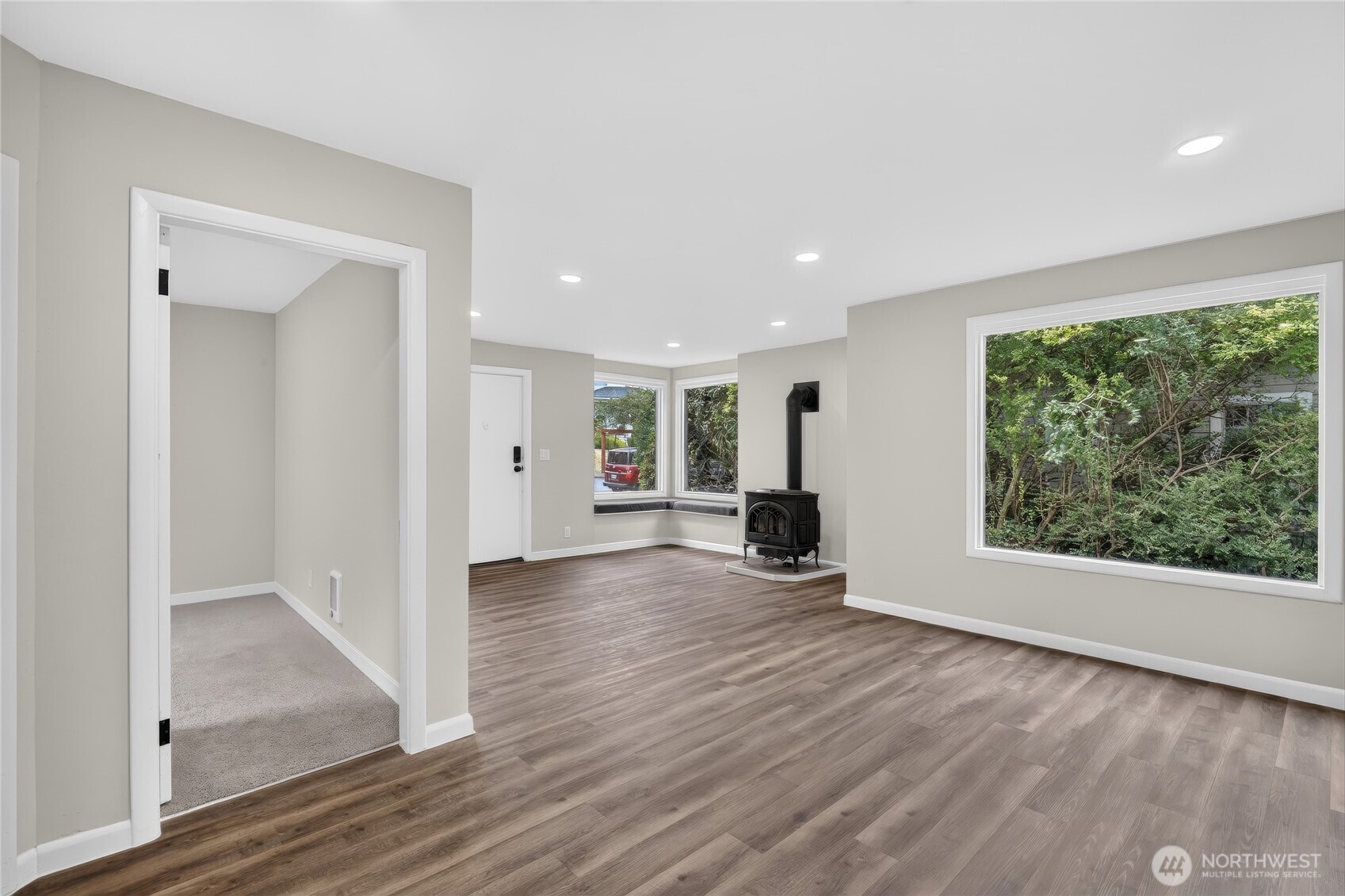 1412 N Steele Street Property Photo 3
