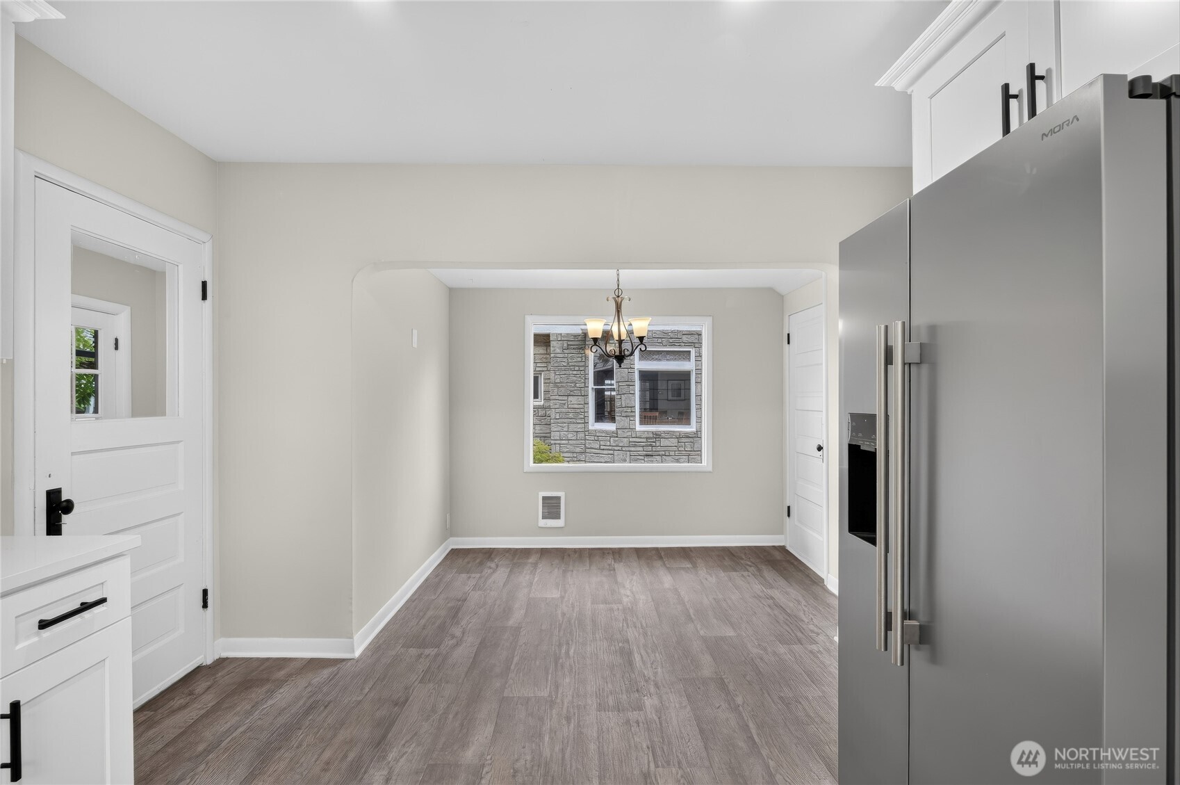 1412 N Steele Street Property Photo 6