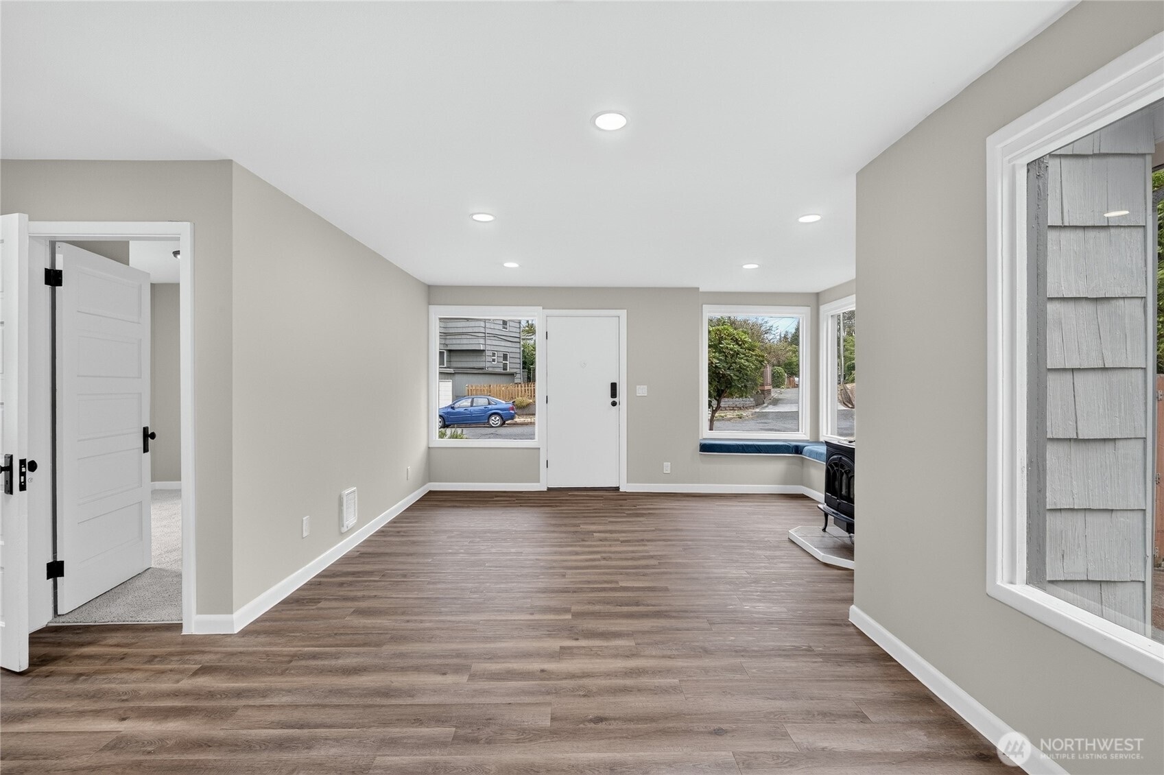 1412 N Steele Street Property Photo 8