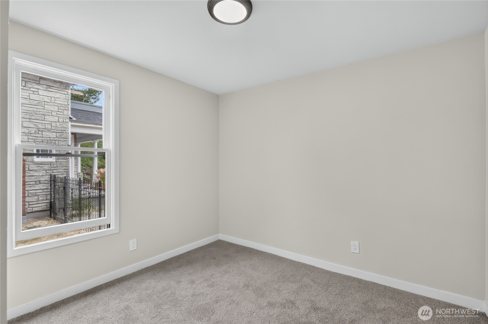 1412 N Steele Street Property Photo 10