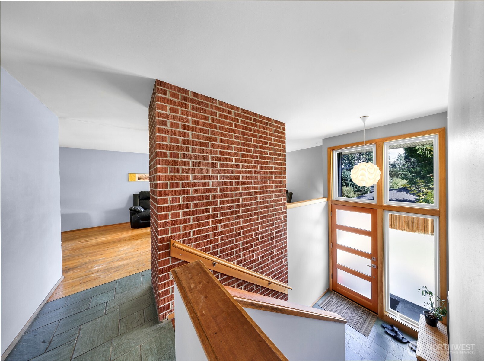 17553 7th Avenue Property Photo 4