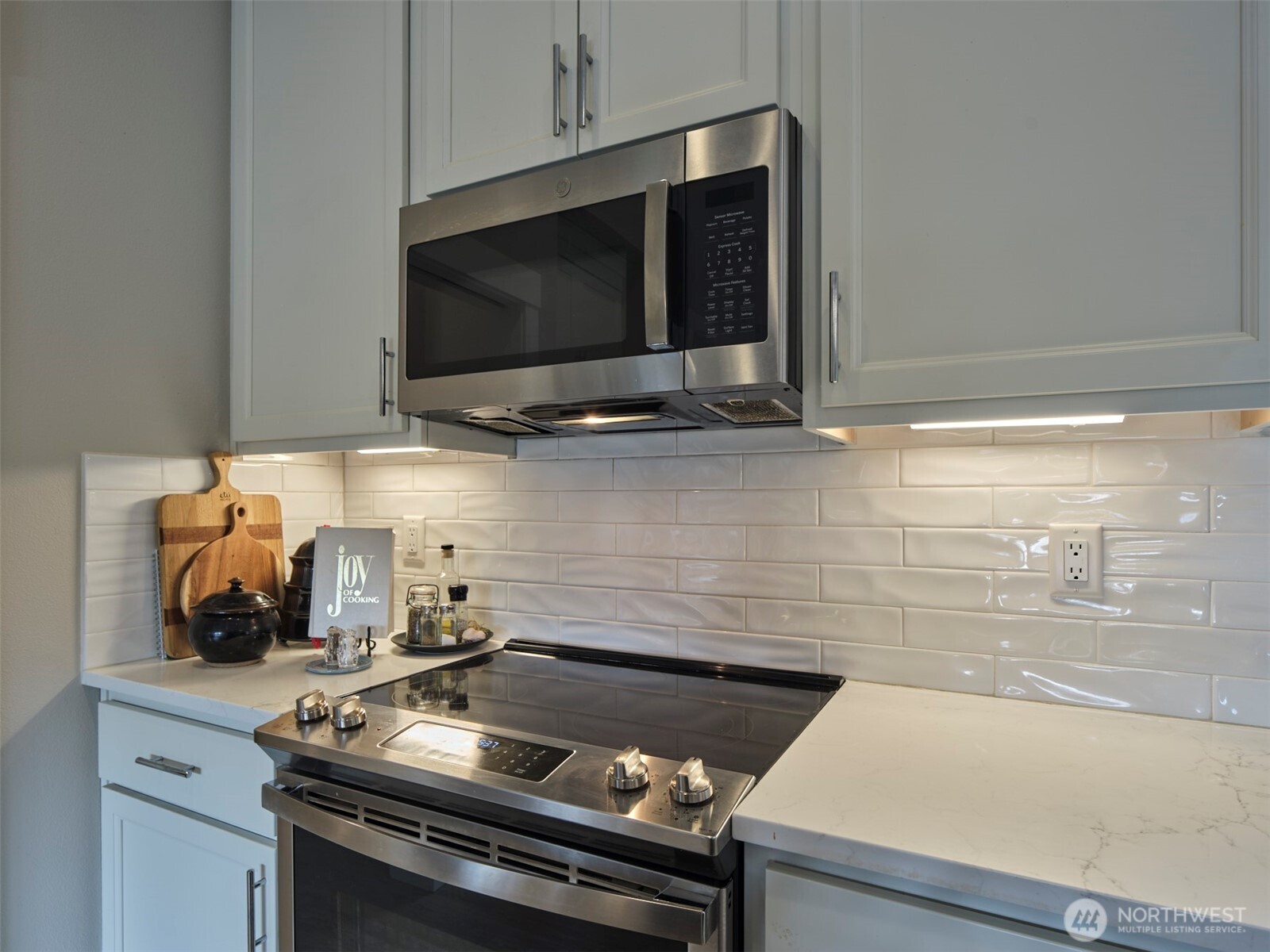234 Hansen Road Property Photo 12