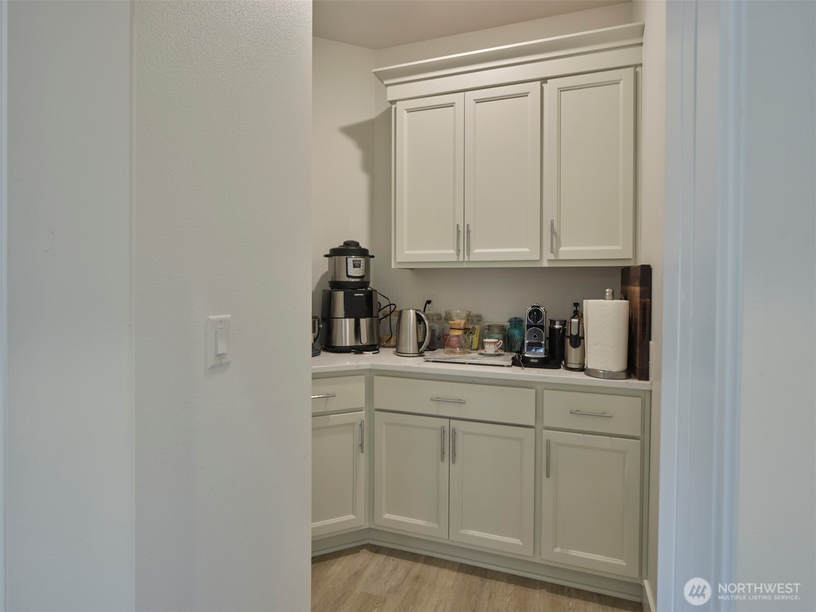 234 Hansen Road Property Photo 14