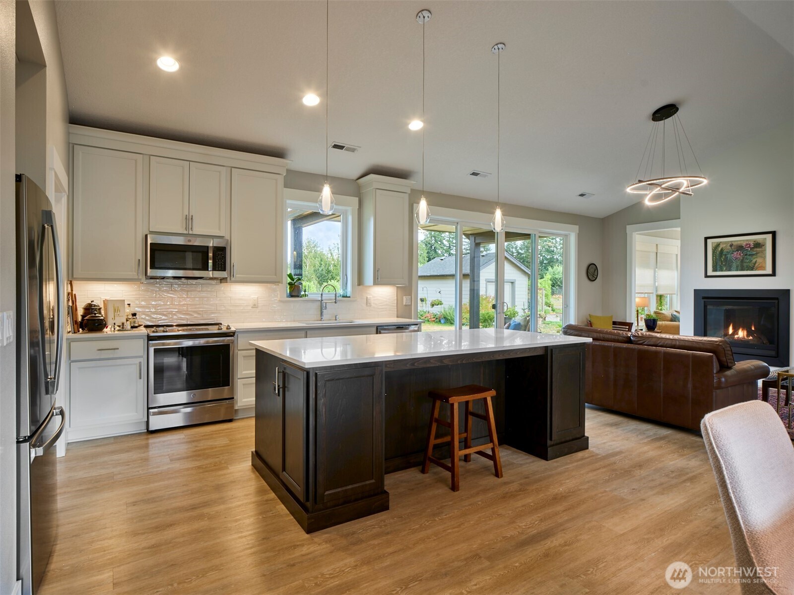 234 Hansen Road Property Photo 16