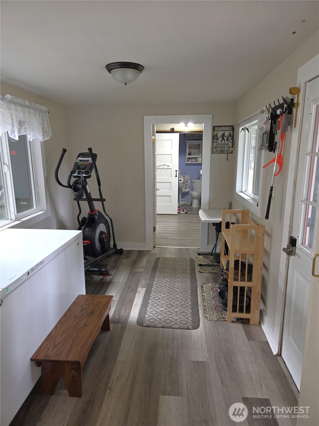 18435 Elderberry Street Property Photo 8