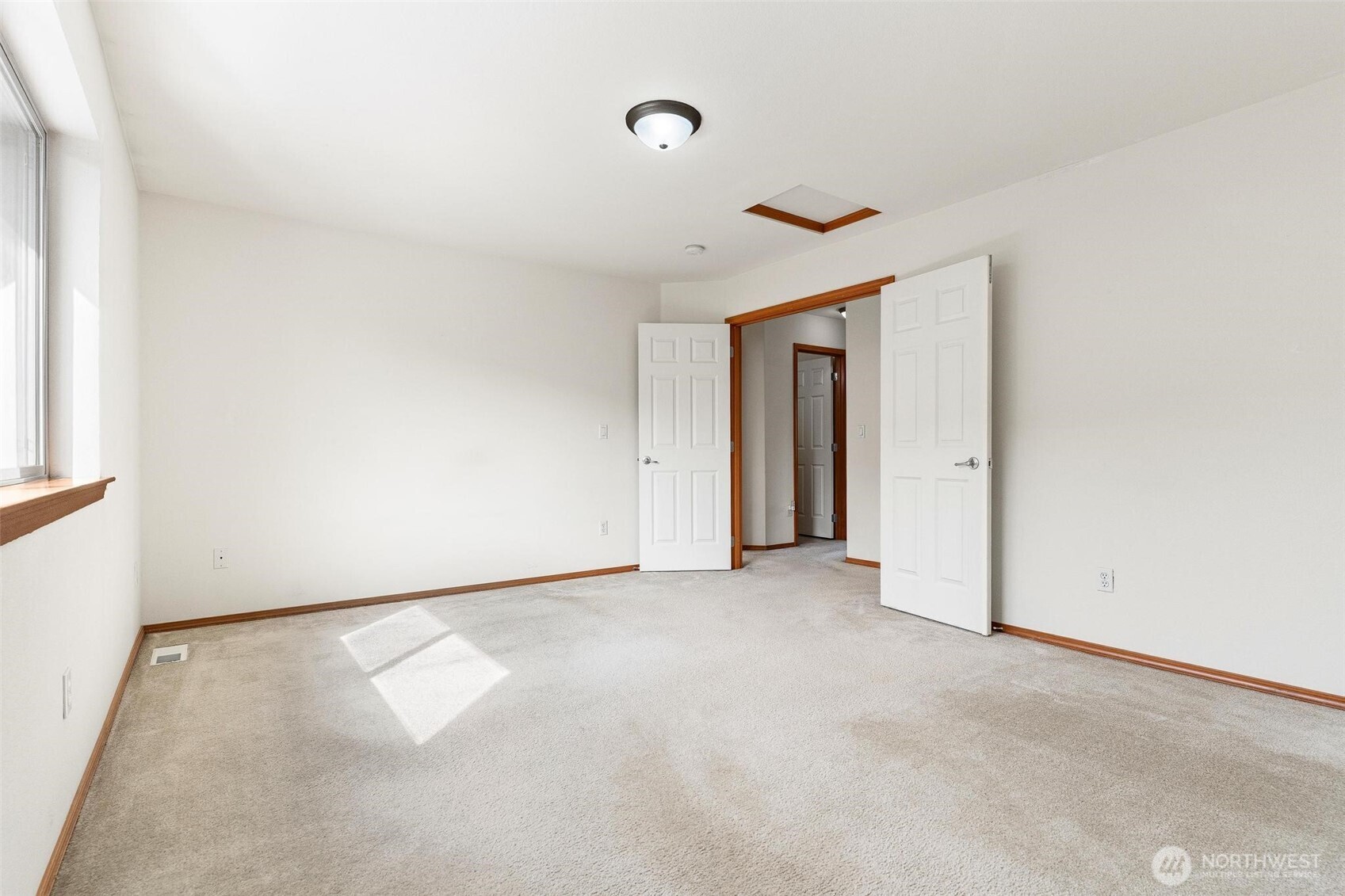 3710 73rd Drive Property Photo 6