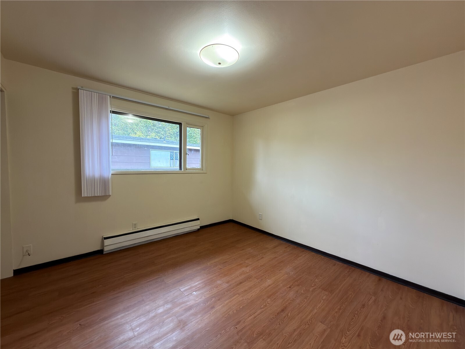 814 W 11th Street Property Photo 8