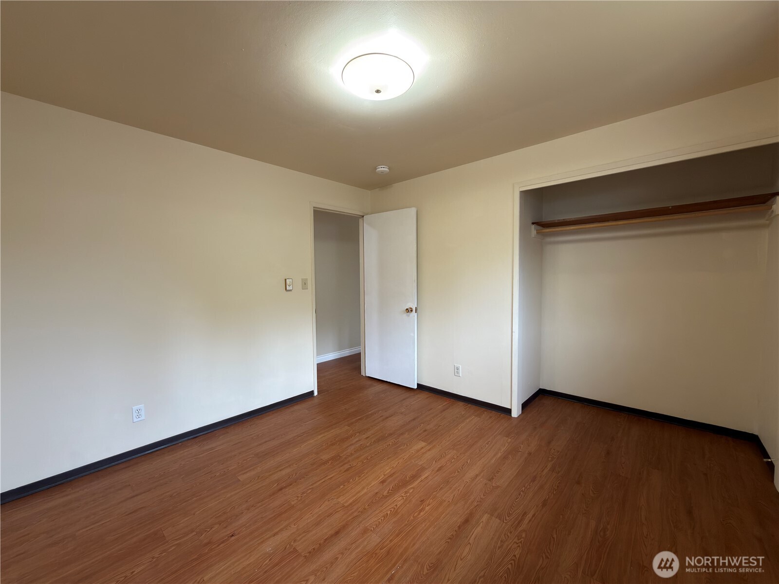814 W 11th Street Property Photo 9