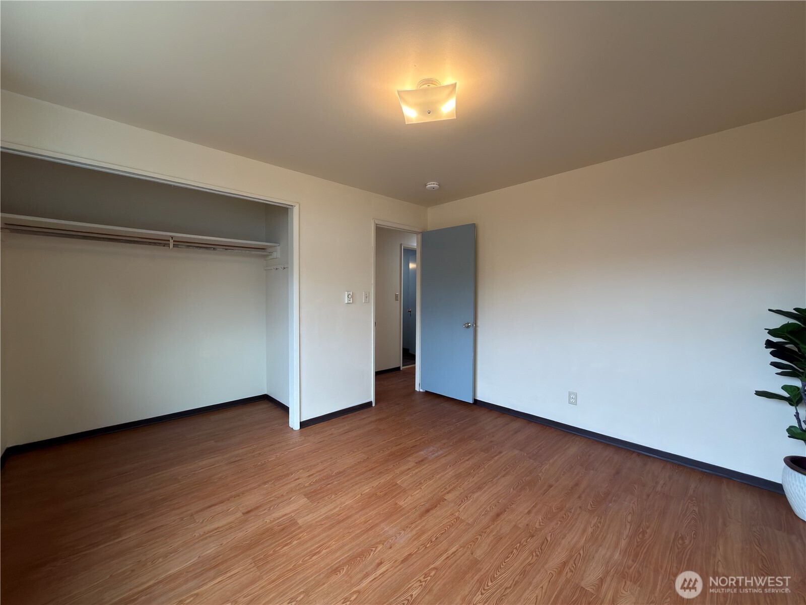 814 W 11th Street Property Photo 12