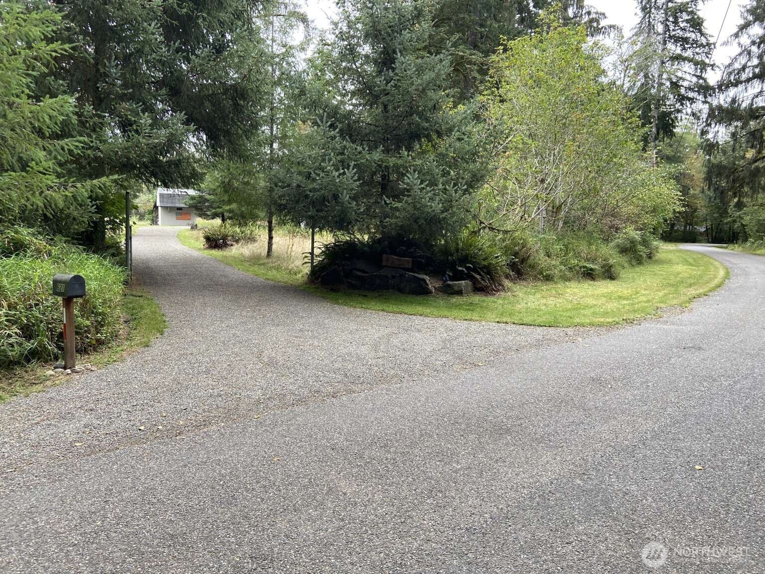 621 W Satsop Maple Glen Property Photo 2