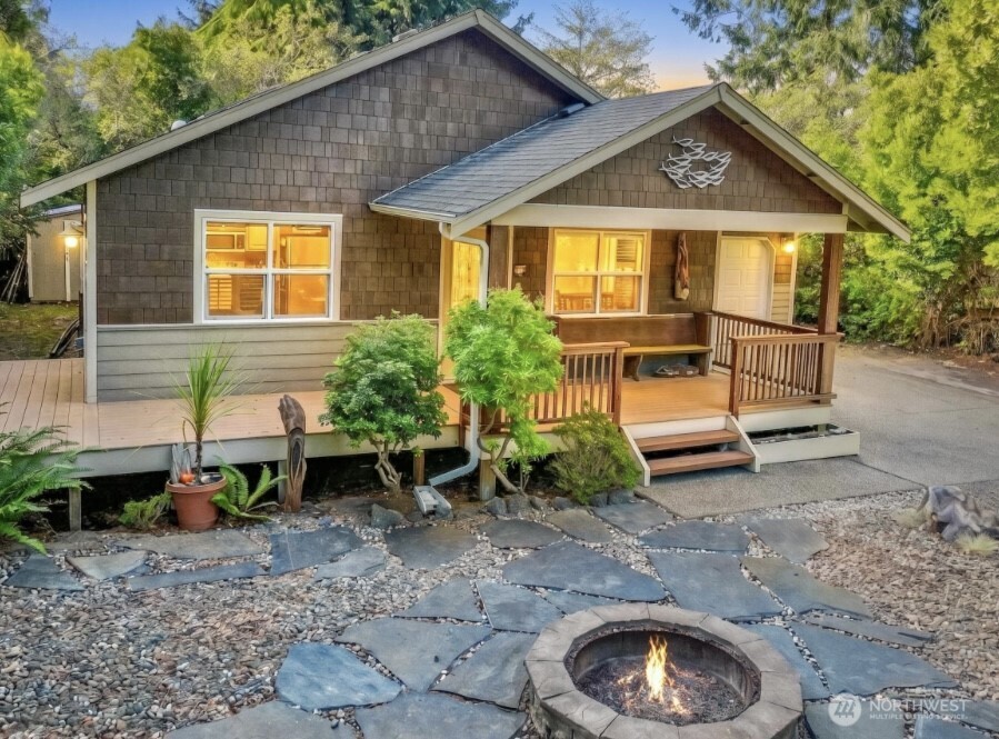 143 S Oar Loop Property Photo 1