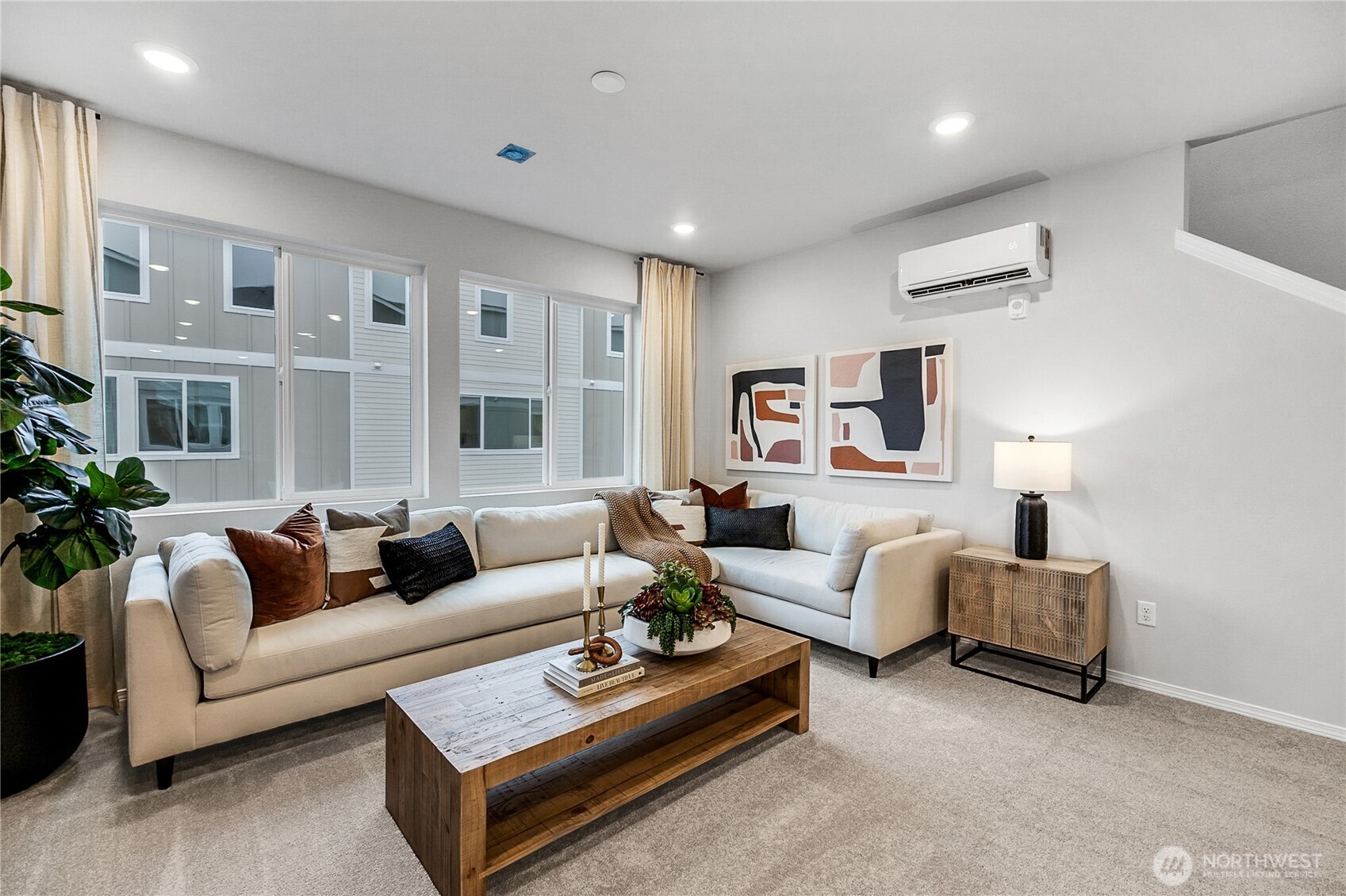 9518 Mineral Avenue Property Photo 3