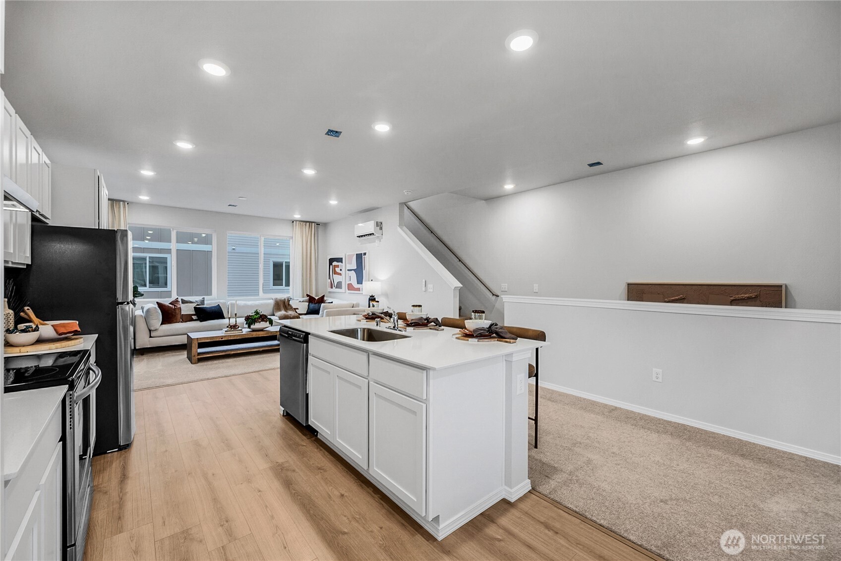 9518 Mineral Avenue Property Photo 8