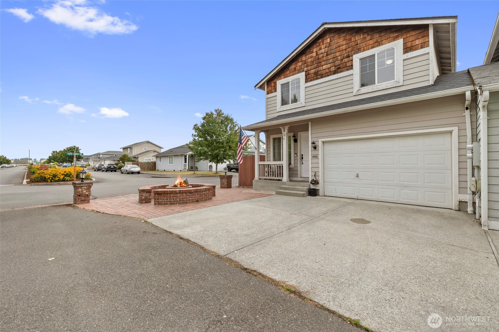 4406 148th Street Property Photo 2