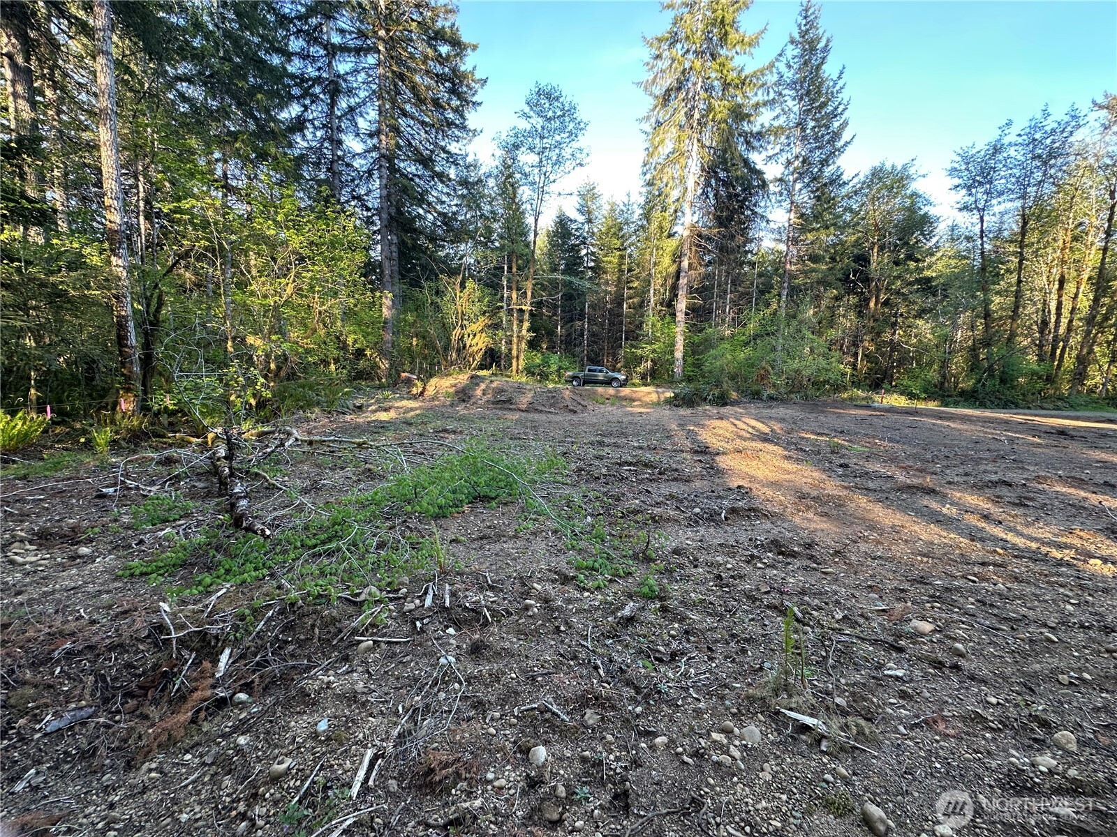 211 W New Moon Lane Property Photo 12