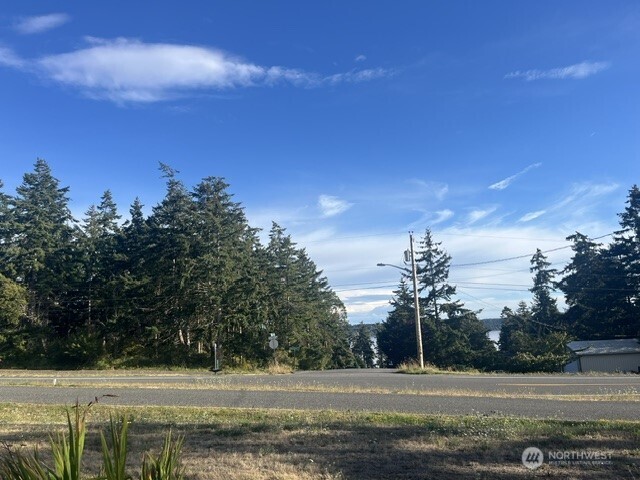 1586 Douglas Street Property Photo 3