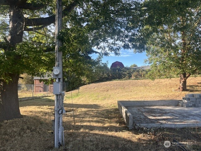 1586 Douglas Street Property Photo 8