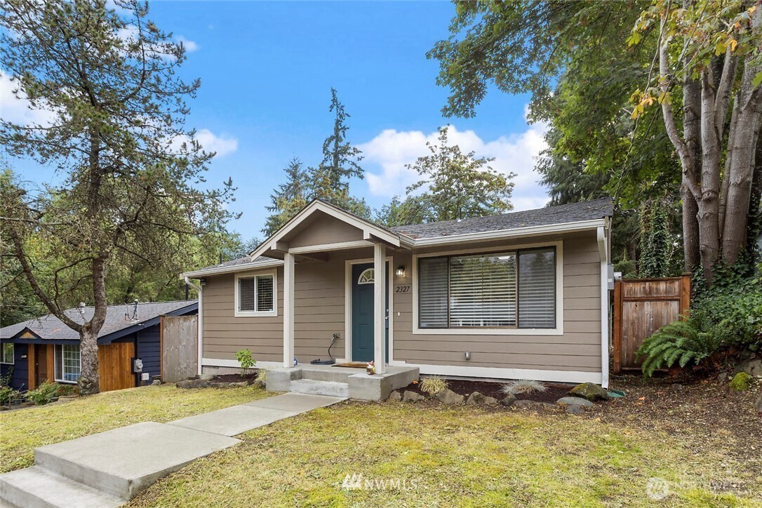 2327 NE 86th Street Property Photo 1