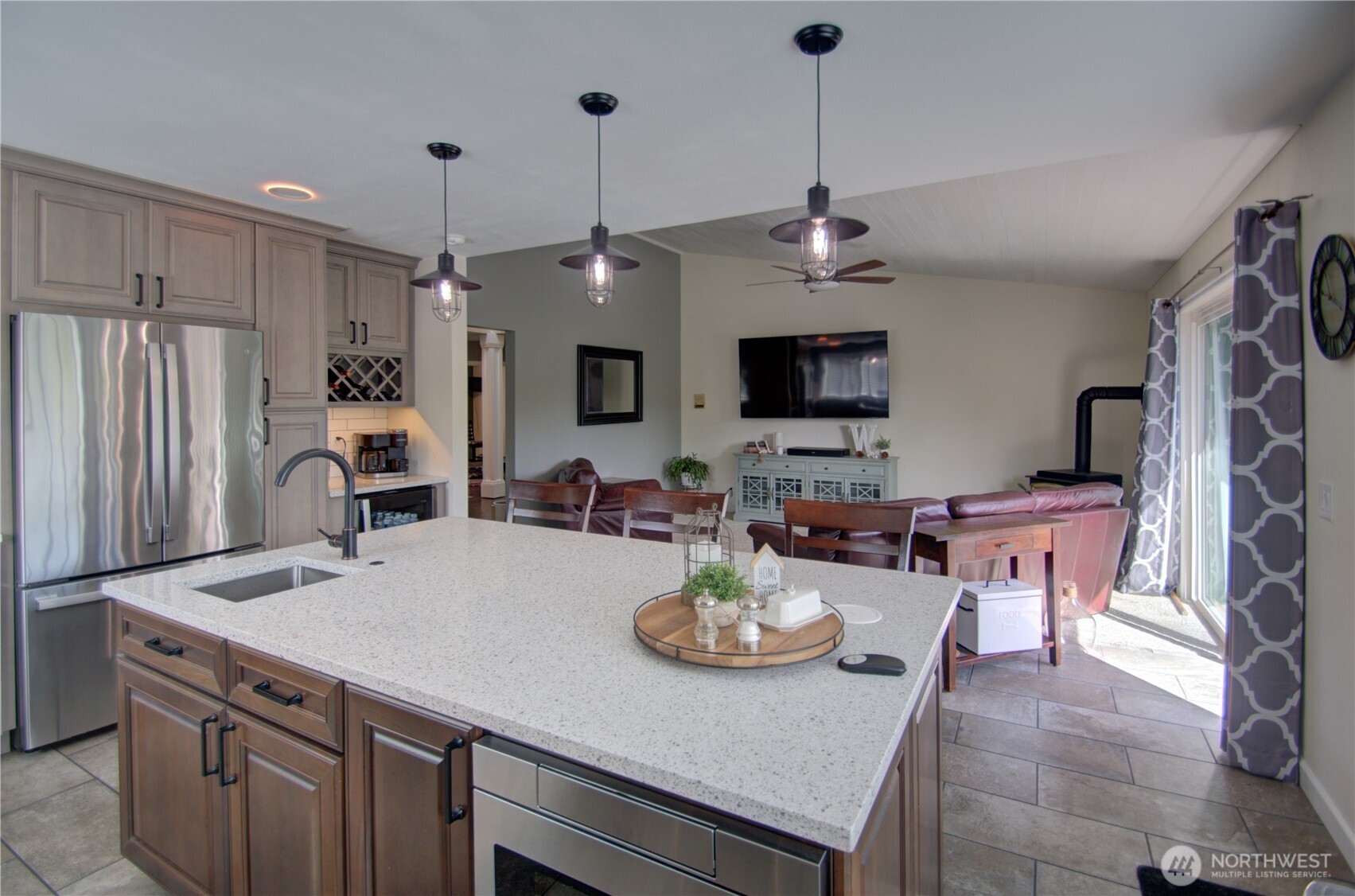 3737 Goldcrest Heights Property Photo 7