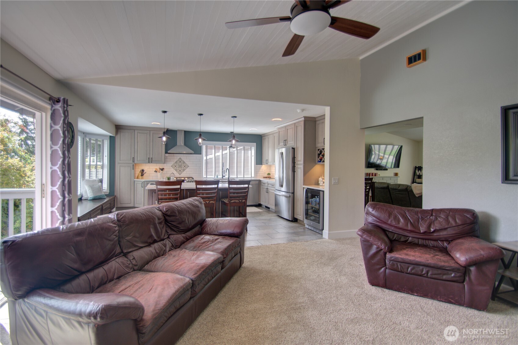 3737 Goldcrest Heights Property Photo 11