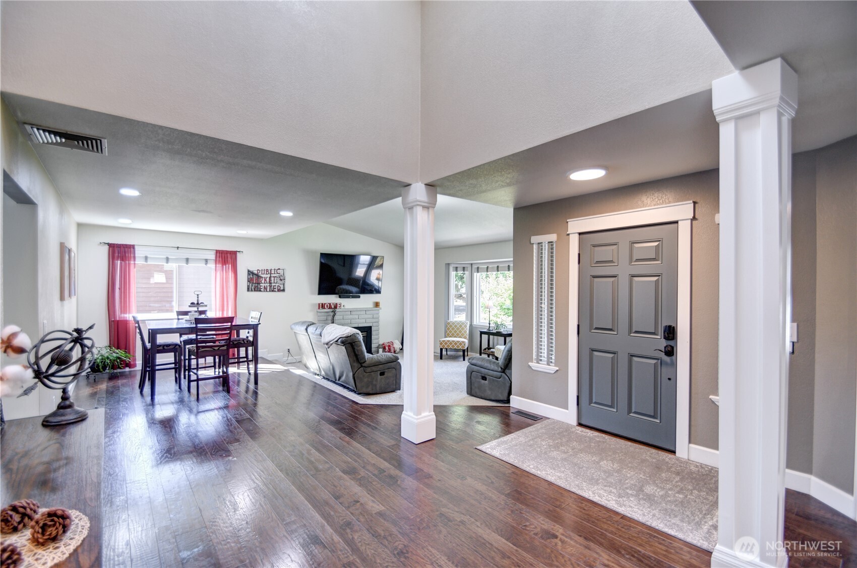 3737 Goldcrest Heights Property Photo 13
