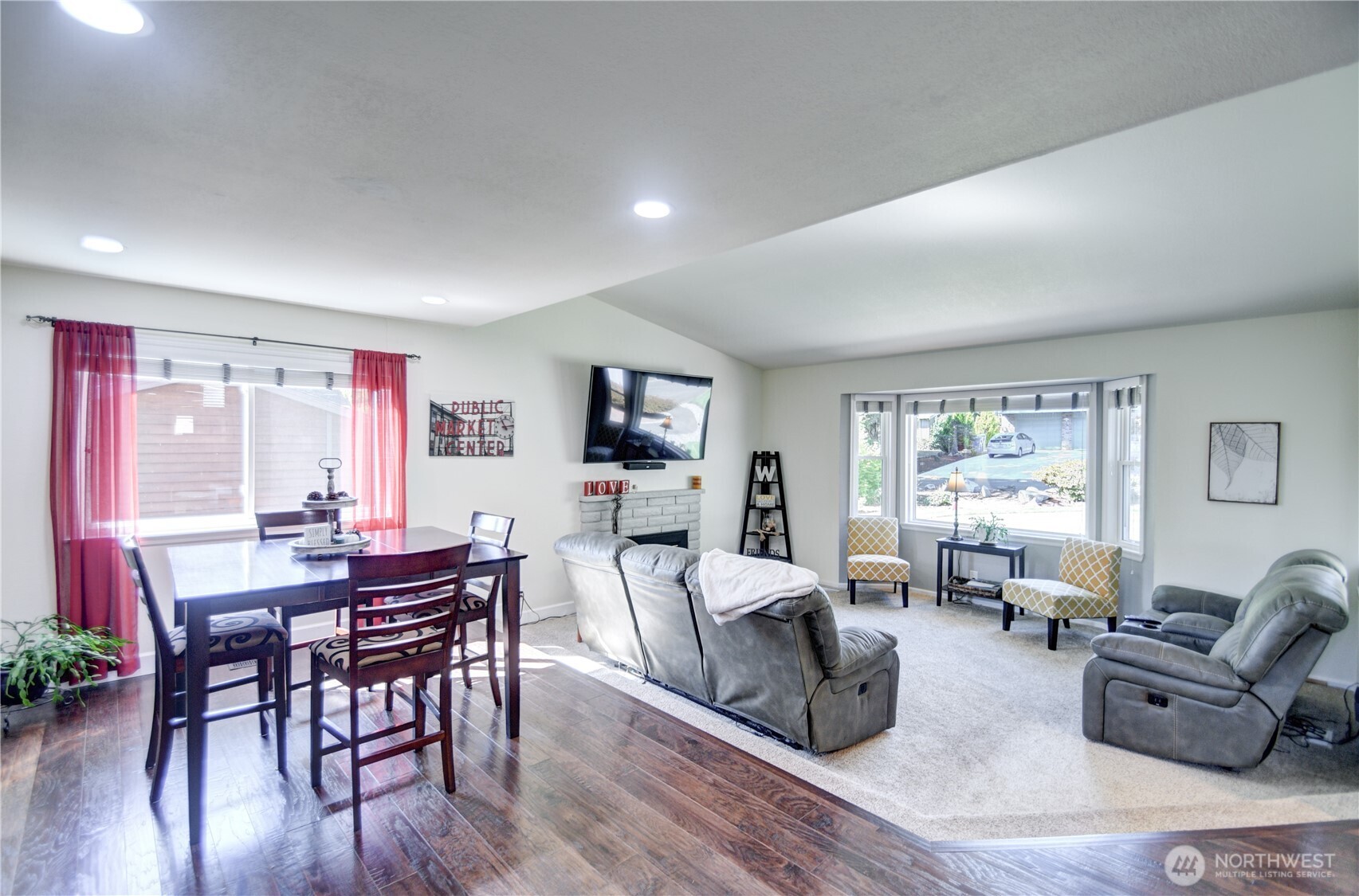 3737 Goldcrest Heights Property Photo 14