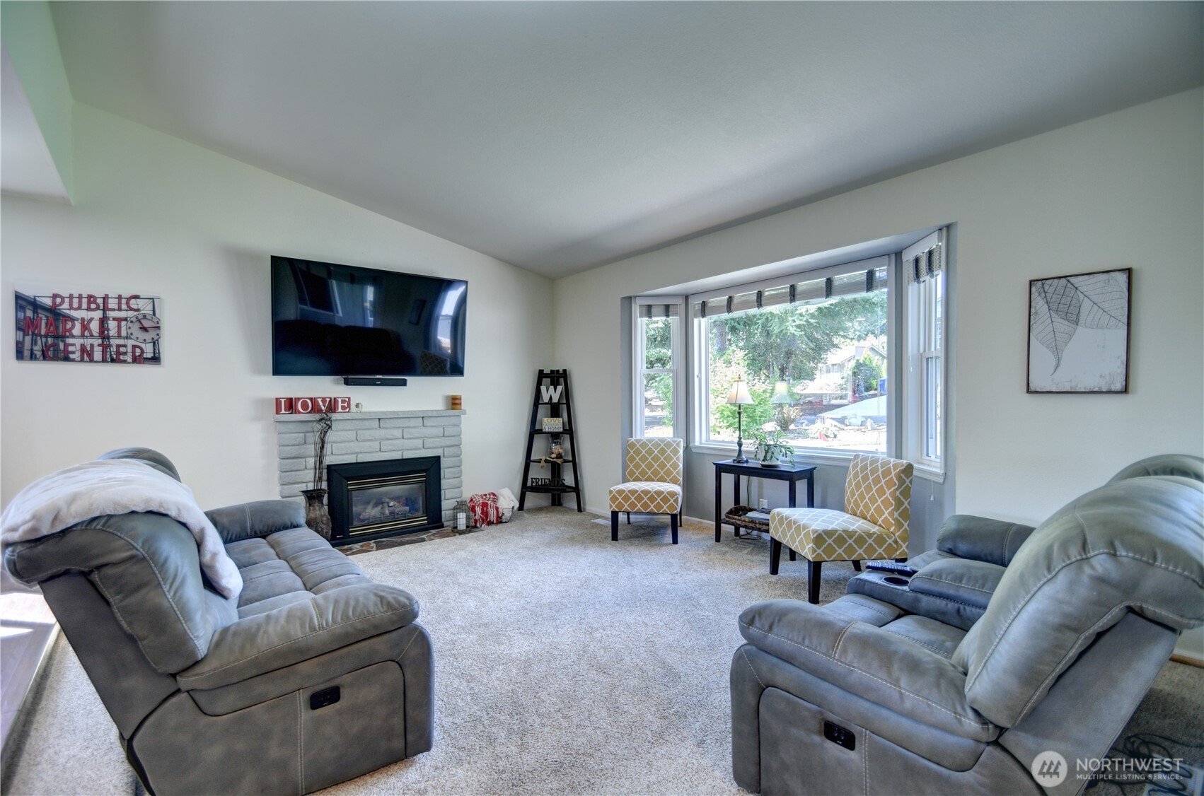 3737 Goldcrest Heights Property Photo 15