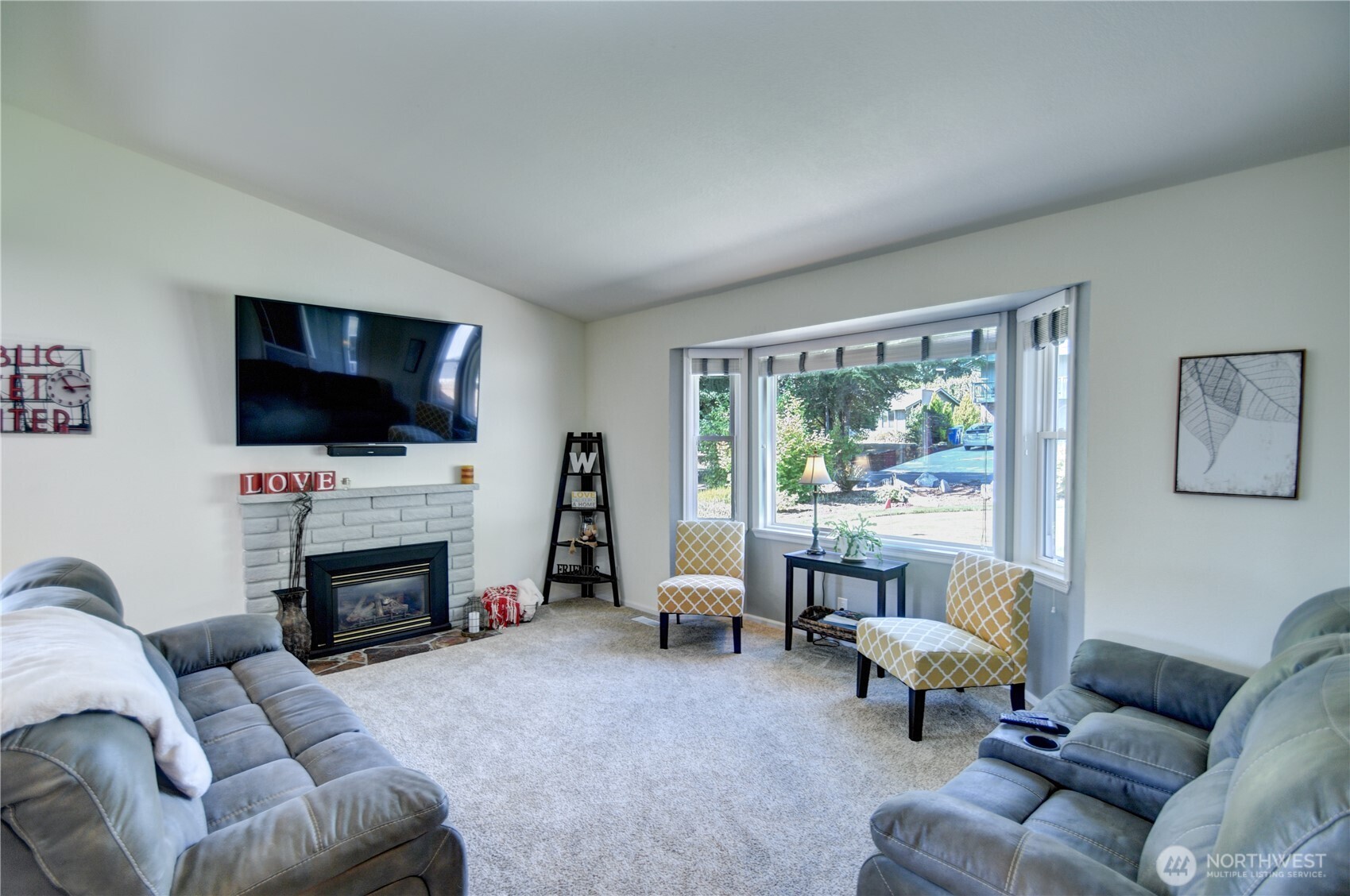 3737 Goldcrest Heights Property Photo 16