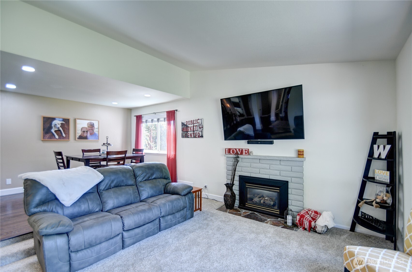 3737 Goldcrest Heights Property Photo 17