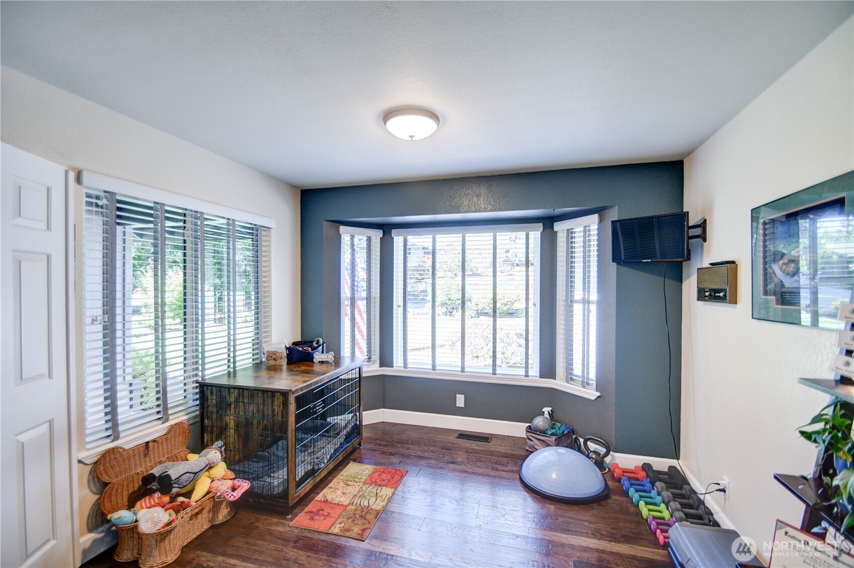 3737 Goldcrest Heights Property Photo 19