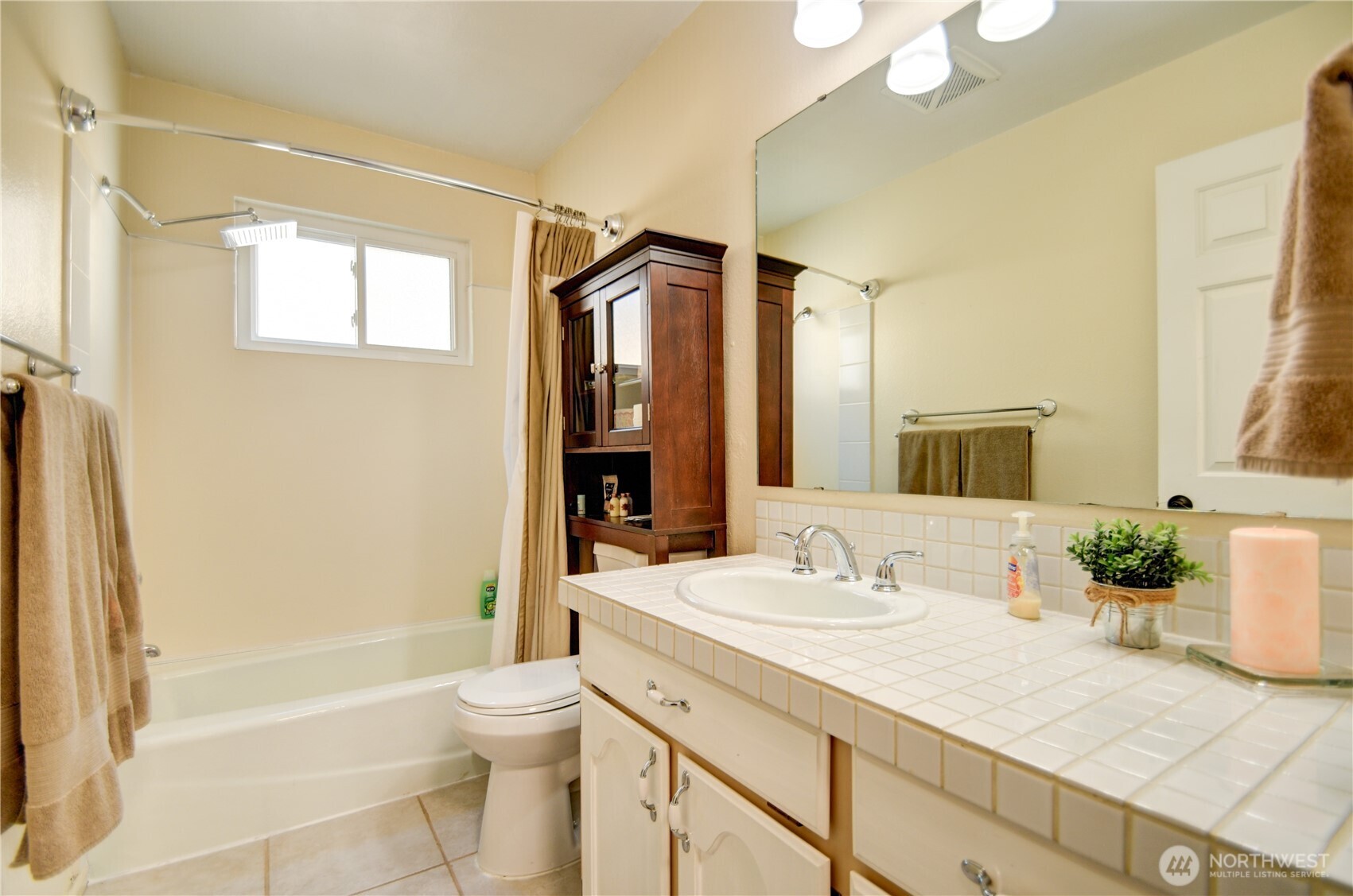 3737 Goldcrest Heights Property Photo 29