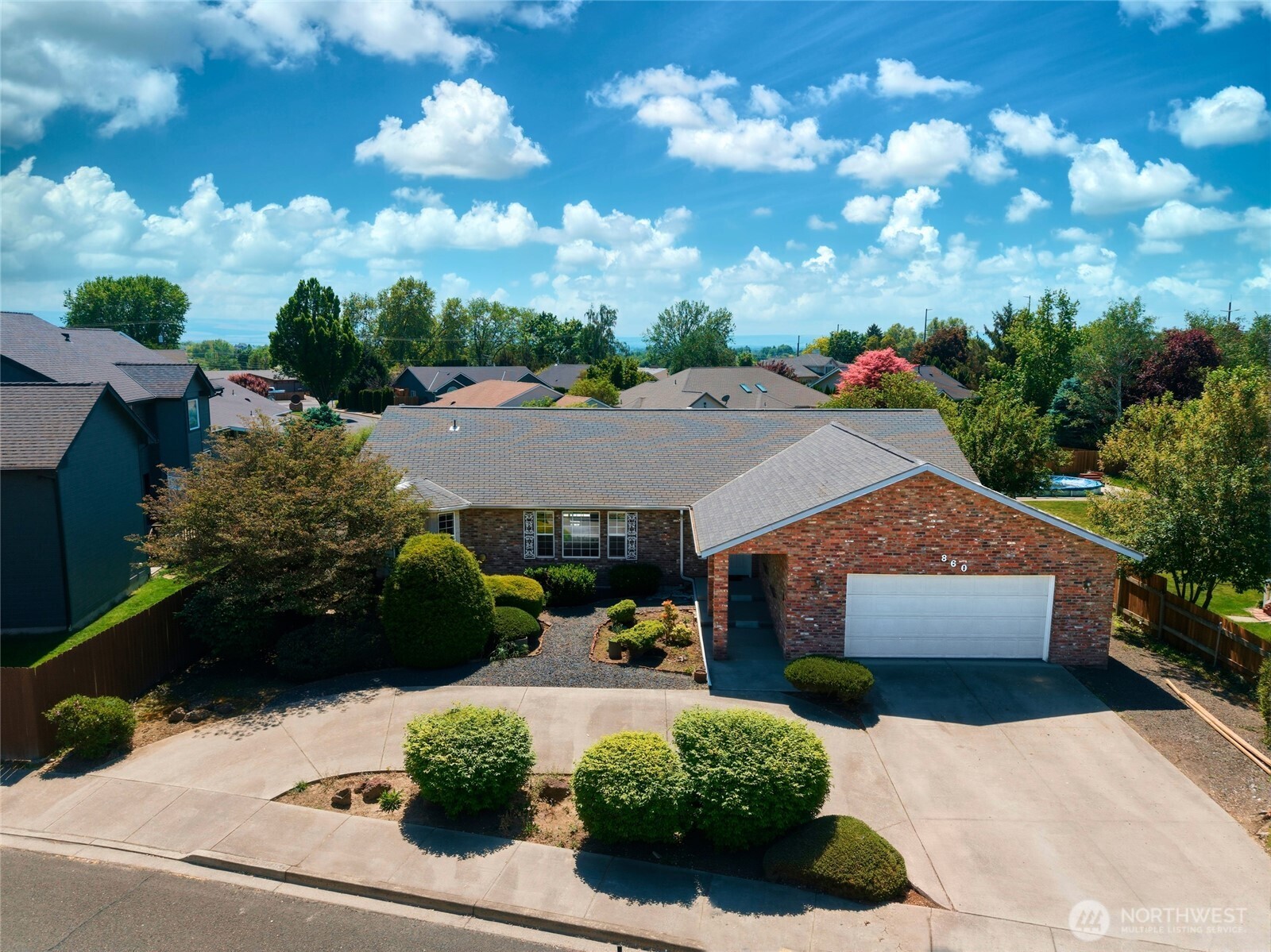 860 Se Sentry Drive Property Photo 3