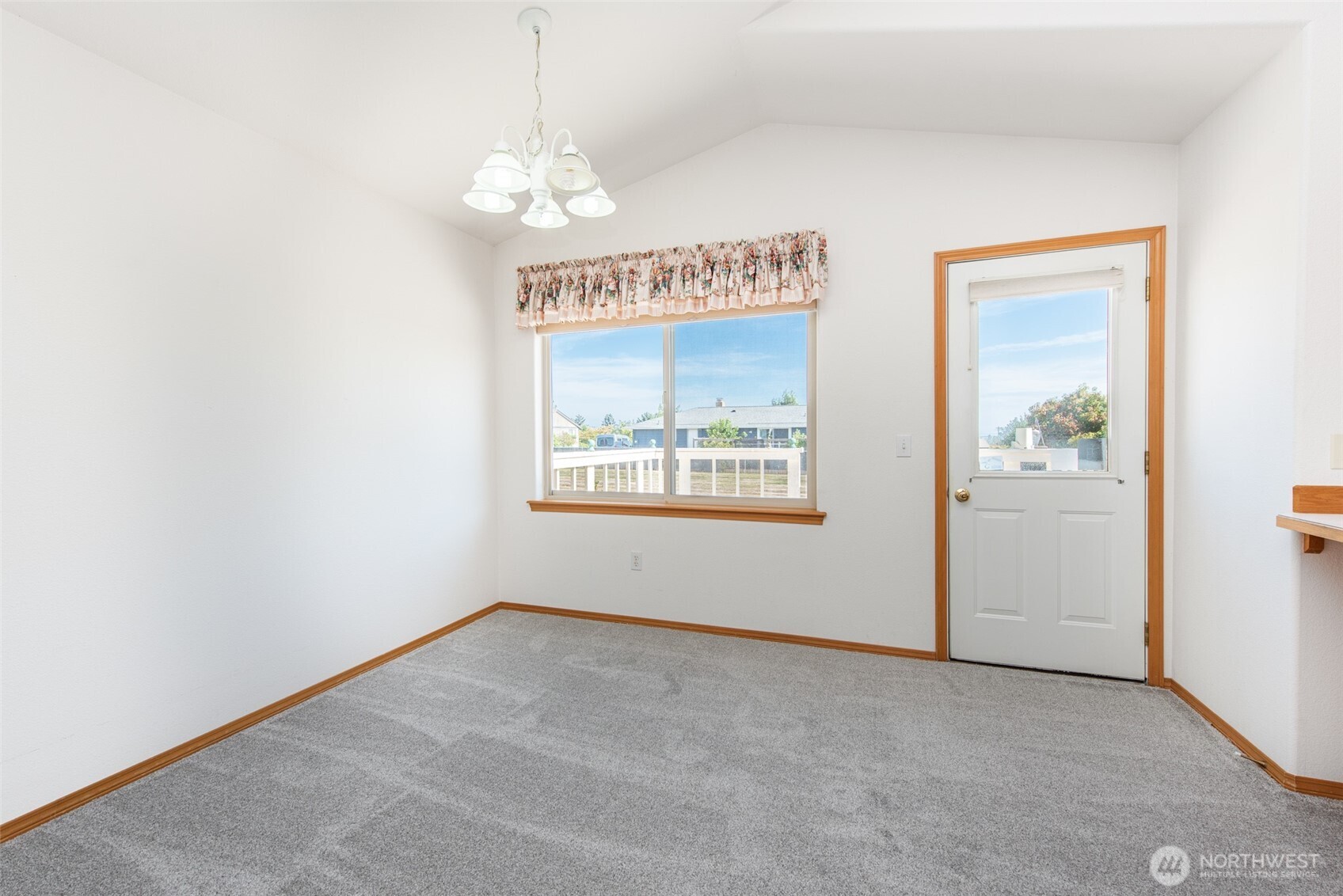 100 Bay View St Property Photo 5