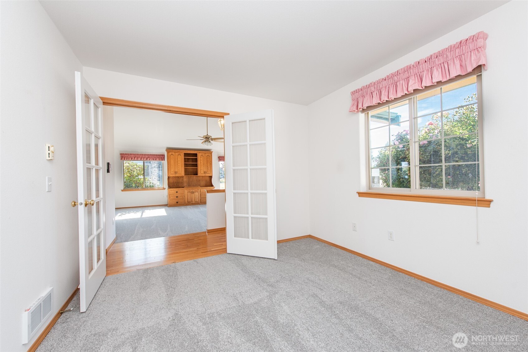 100 Bay View St Property Photo 9