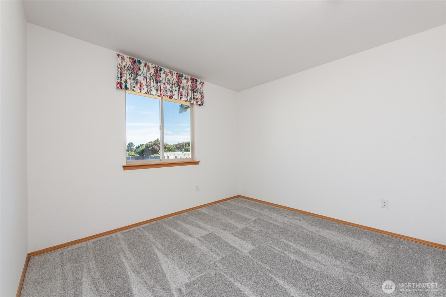 100 Bay View St Property Photo 11