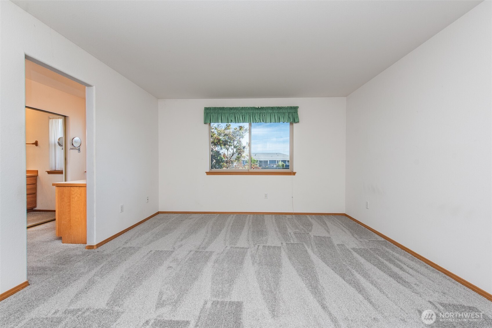 100 Bay View St Property Photo 13