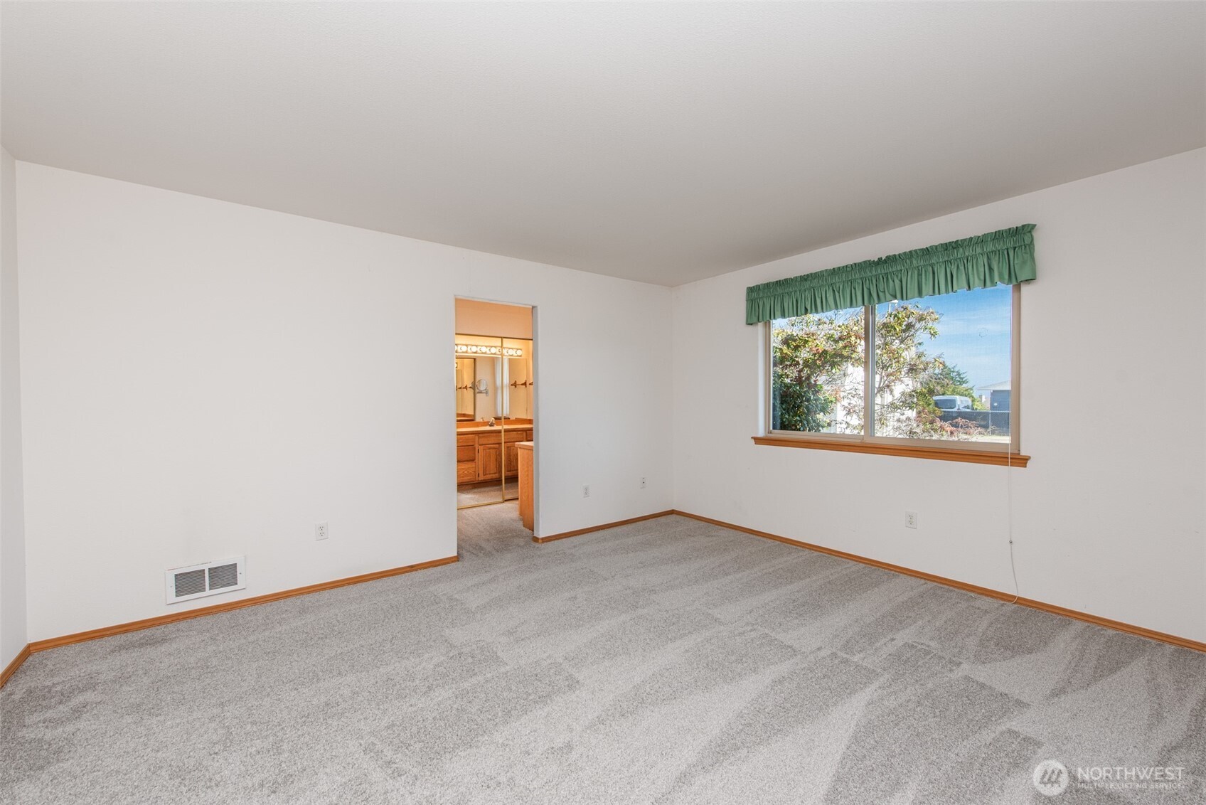 100 Bay View St Property Photo 30
