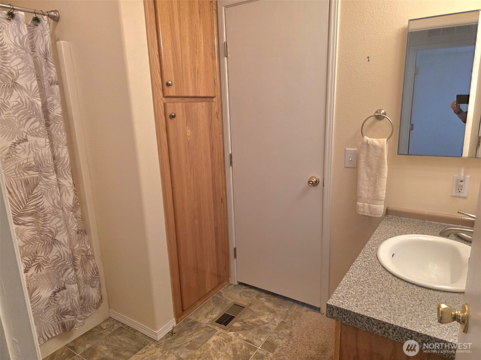 17114 153rd Avenue 17 Property Photo 14