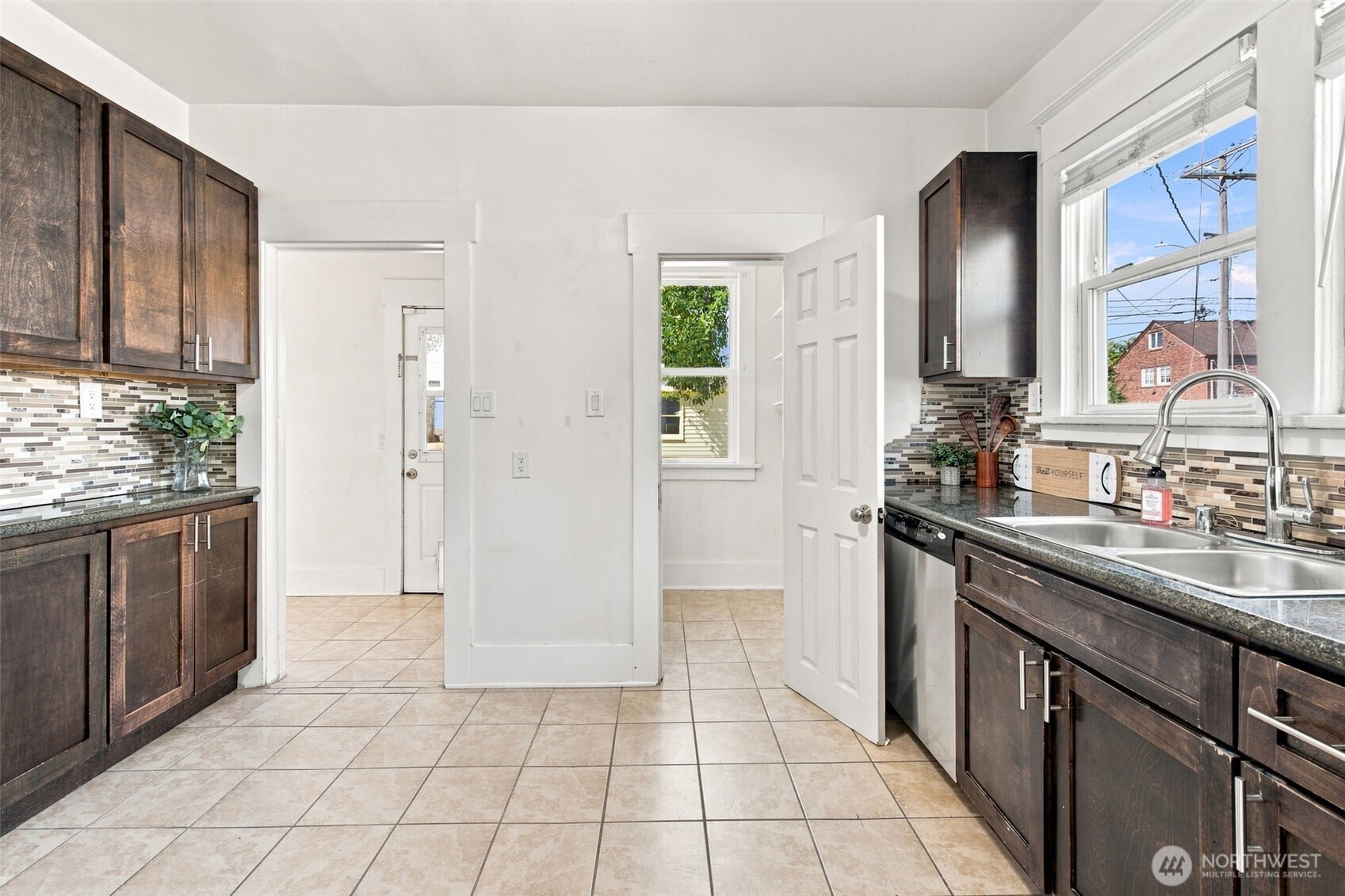 1702 S Ainsworth Avenue Property Photo 11