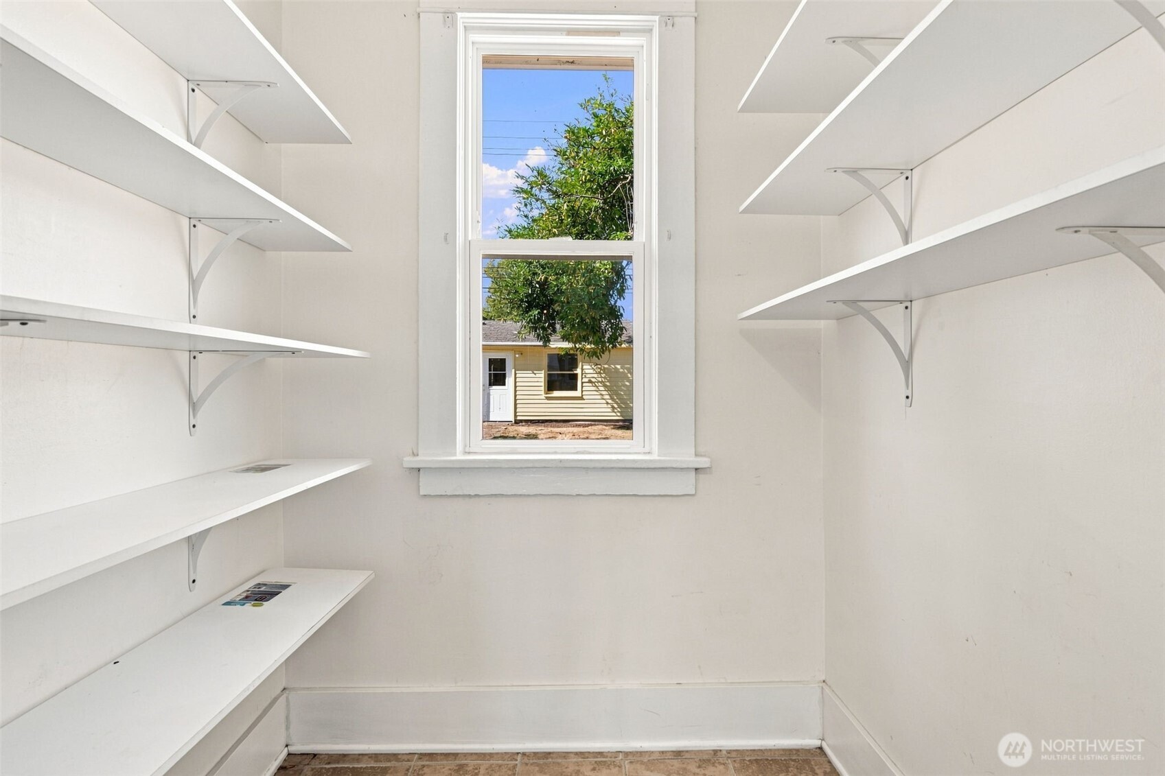 1702 S Ainsworth Avenue Property Photo 12