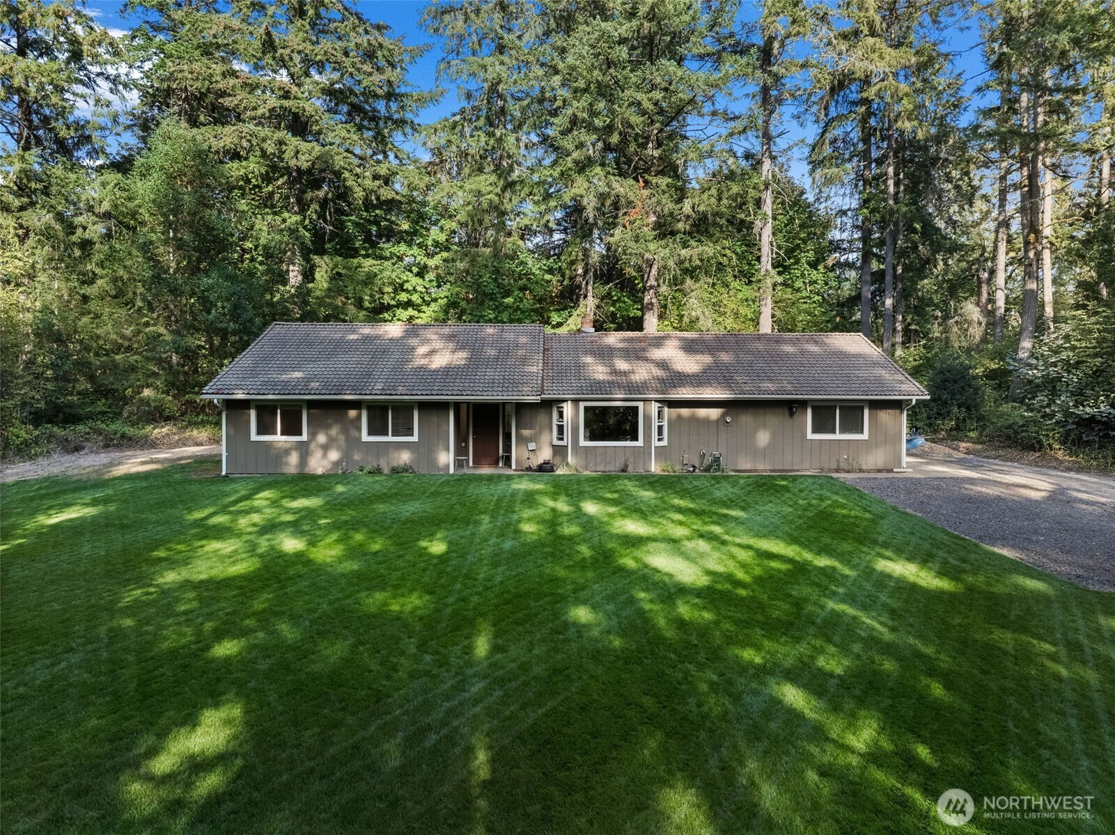8221 164th Street Property Photo 2