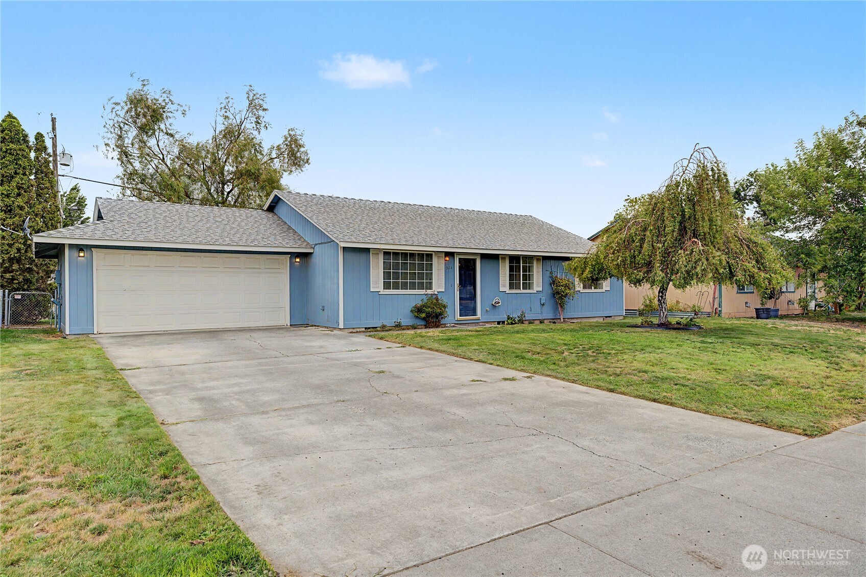 824 E Hayden Drive Property Photo 4