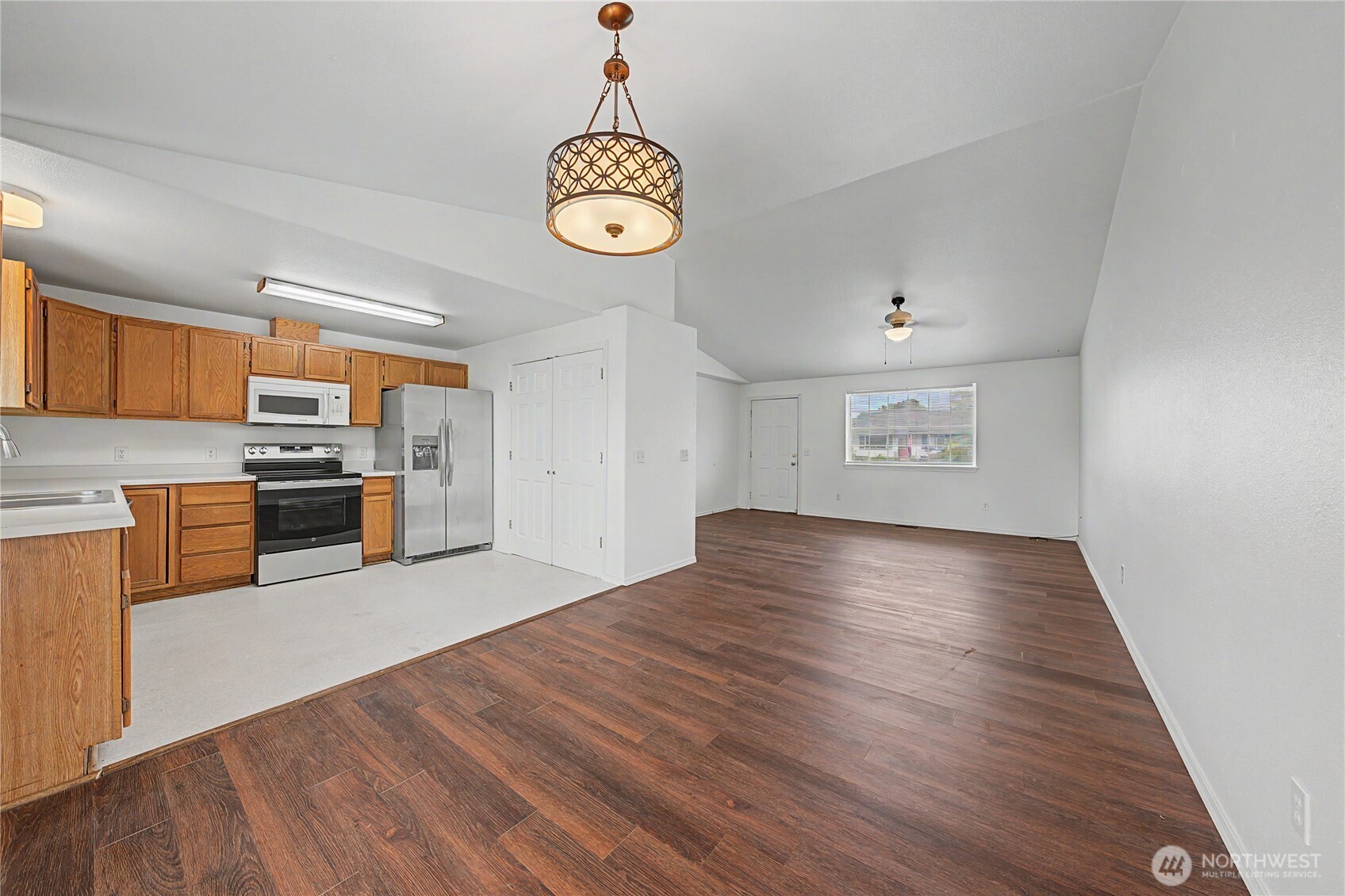 824 E Hayden Drive Property Photo 10