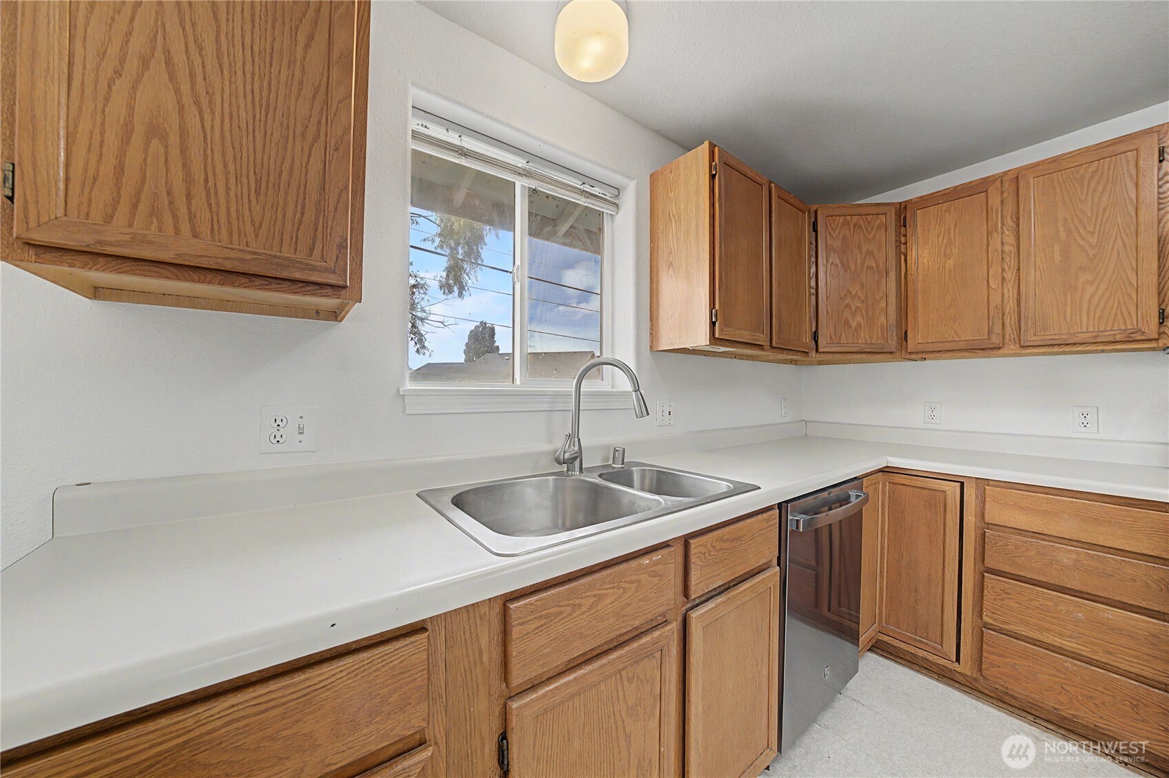 824 E Hayden Drive Property Photo 13