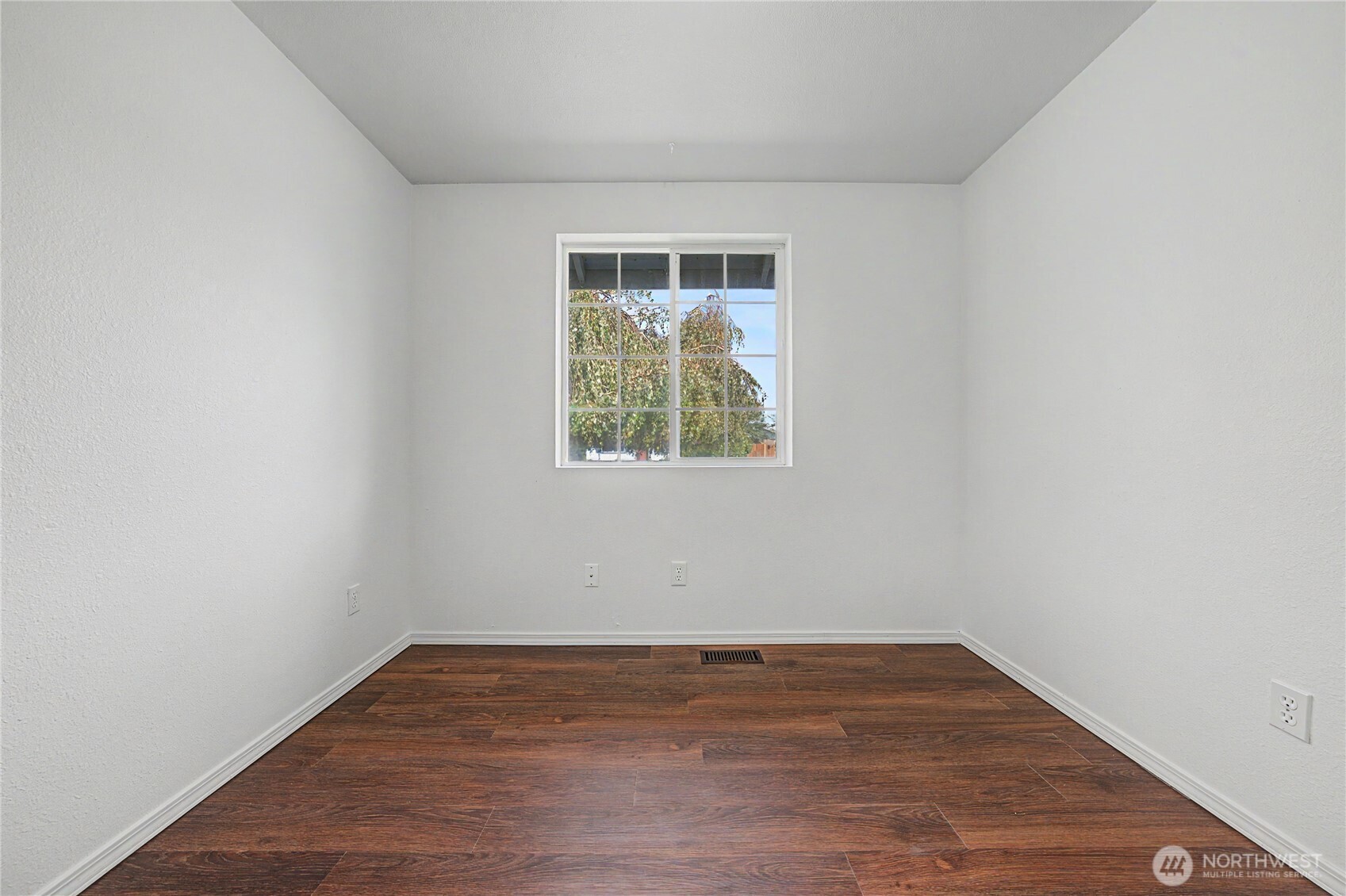 824 E Hayden Drive Property Photo 18