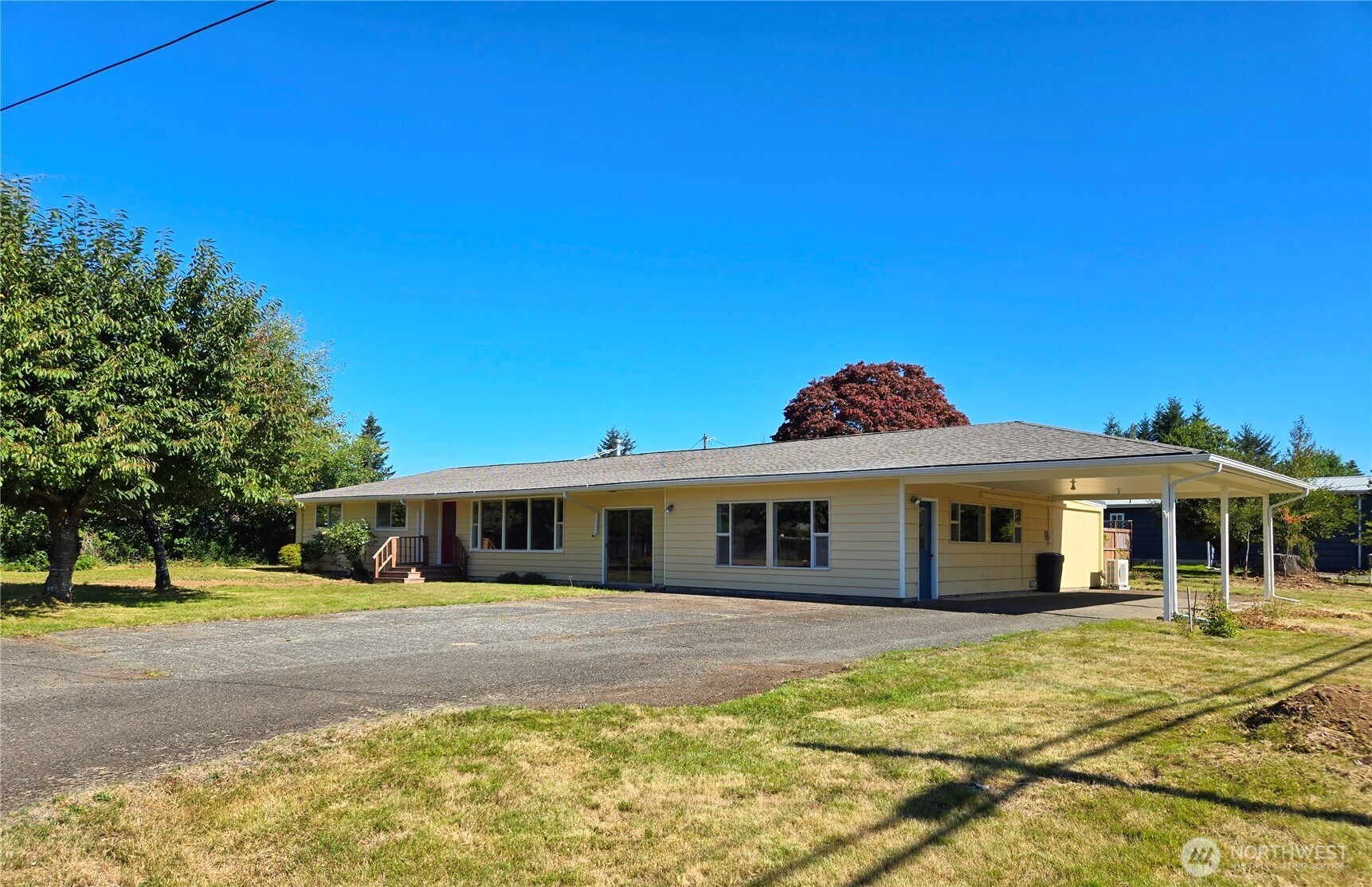 821 Danielson Road Property Photo 2