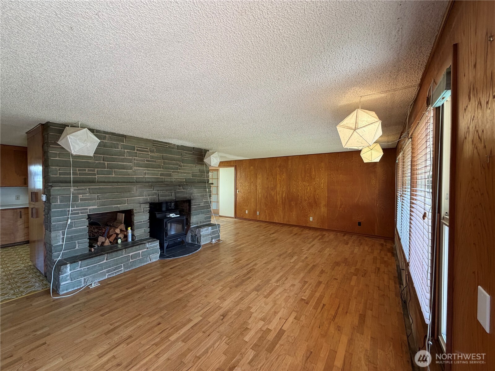 821 Danielson Road Property Photo 3