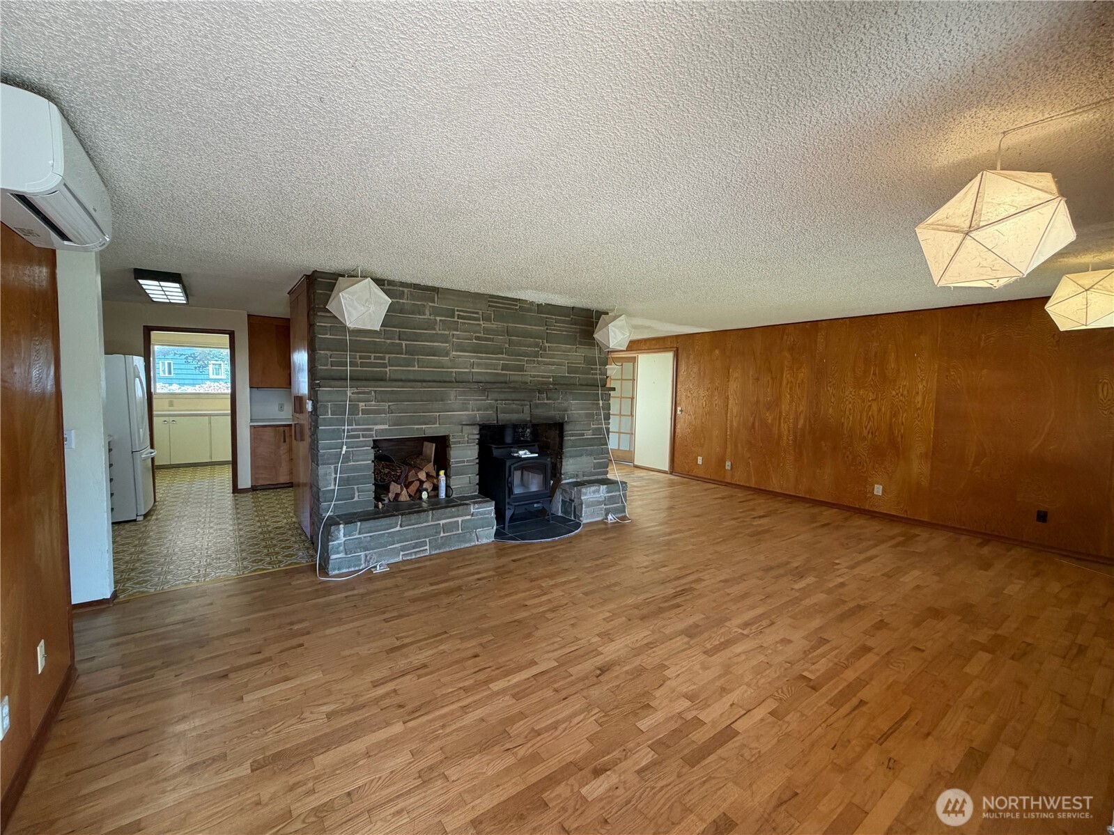 821 Danielson Road Property Photo 5