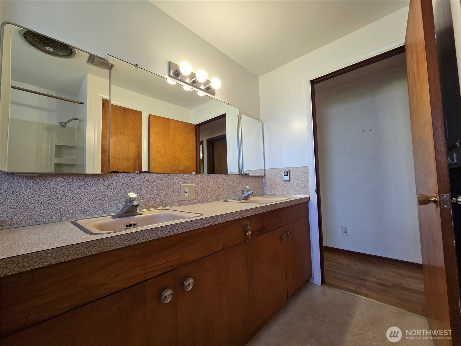821 Danielson Road Property Photo 19